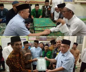 Rois Syuriyah PCNU Surabaya Tuntun Pria Asal Kota Pahlawan Ini Masuk Islam